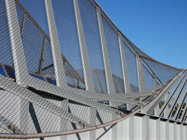 Stainless steel rope mesh is installed on the building roof for modeling design.