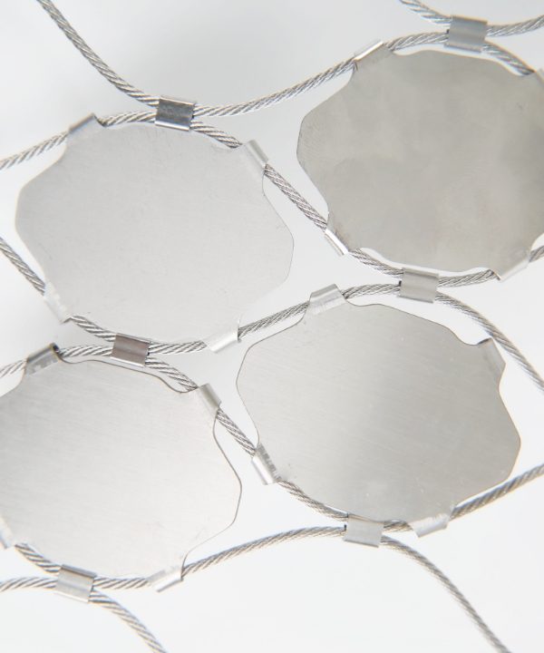 Wire rope mesh with stainless steel plates