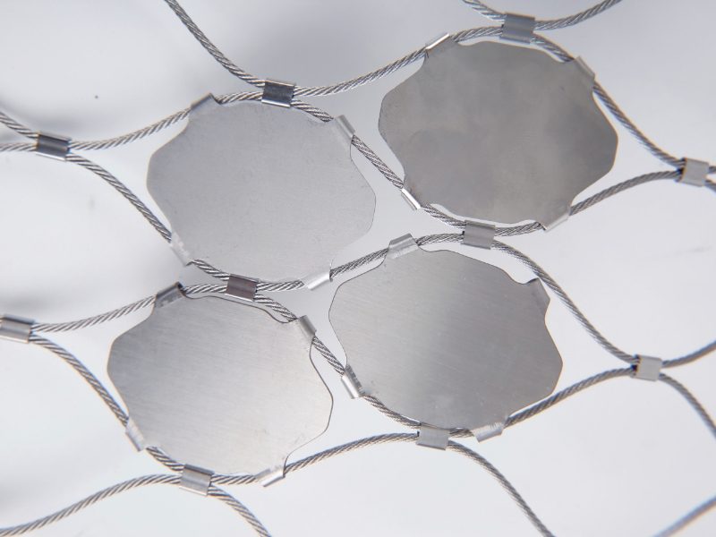 Stainless steel plates are installed on stainless steel rope mesh